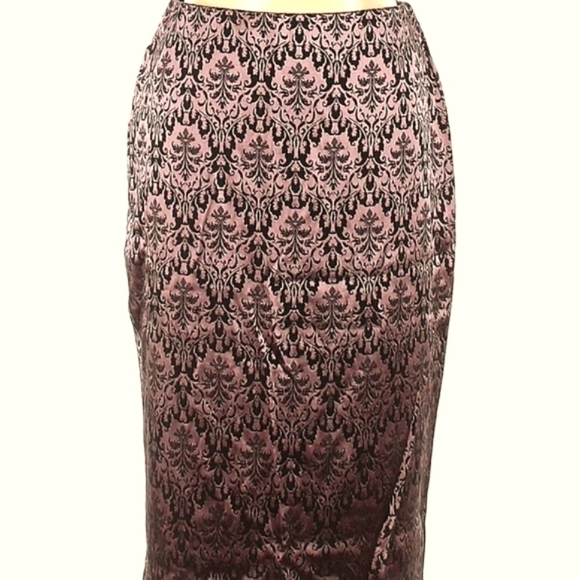 New York & Company Dresses & Skirts - 🩷🖤🩷 Glamorous Pink & Black Satin Damask Print Pencil Skirt - L